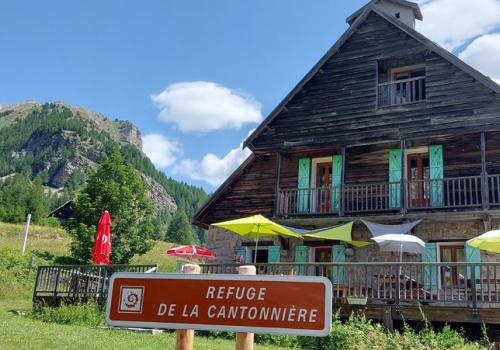 Le refuge auberge entre lac et montagnes - 