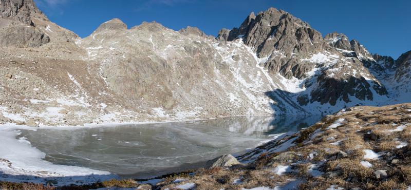 Panorama du lac Autier dans la vallée de la Gordolasque