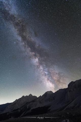 Paysages étoilés - voie lactée au dessus les aiguilles de Pelens