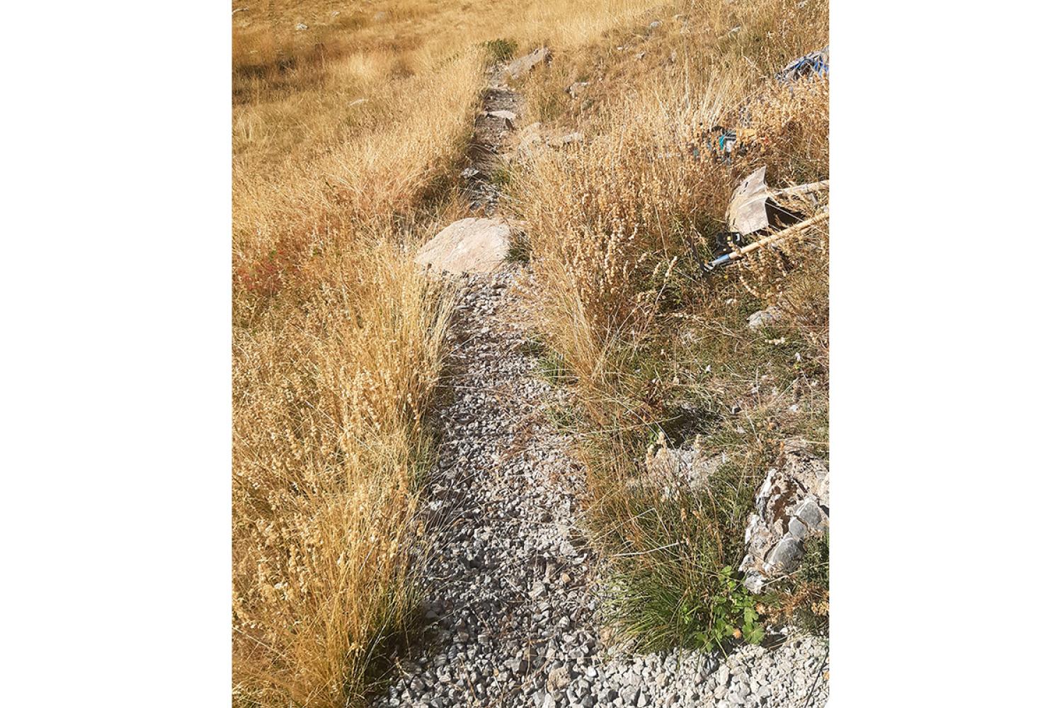 Portion de sentier non officiel dégradée, à renaturer. © B. Gineste / PnM