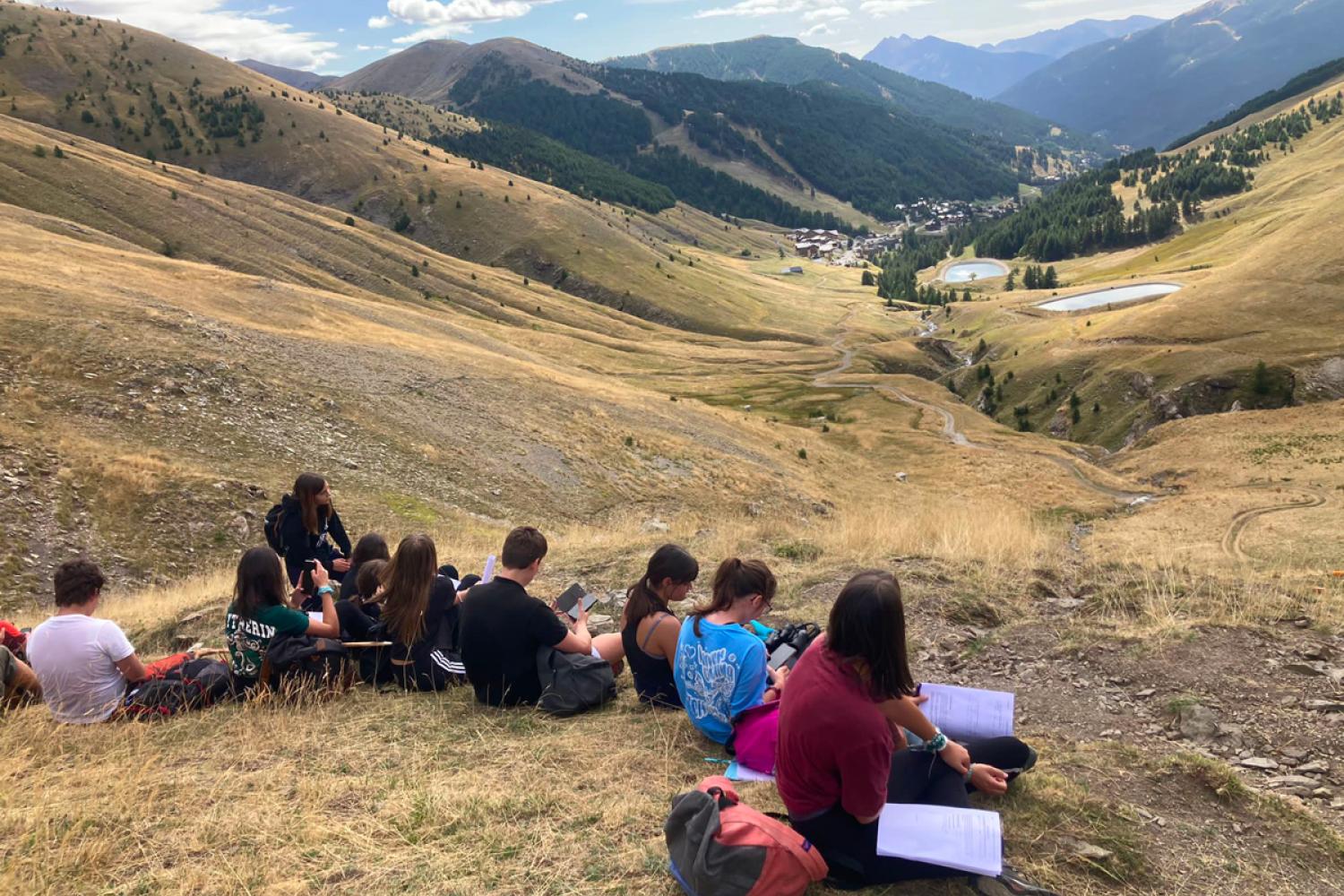 Lecture de paysage et étude de la gestion des différents espaces naturels (forestier, pastoraux, aménagements, …)  – photo : Axelle Bono – Lycée de Carmejane