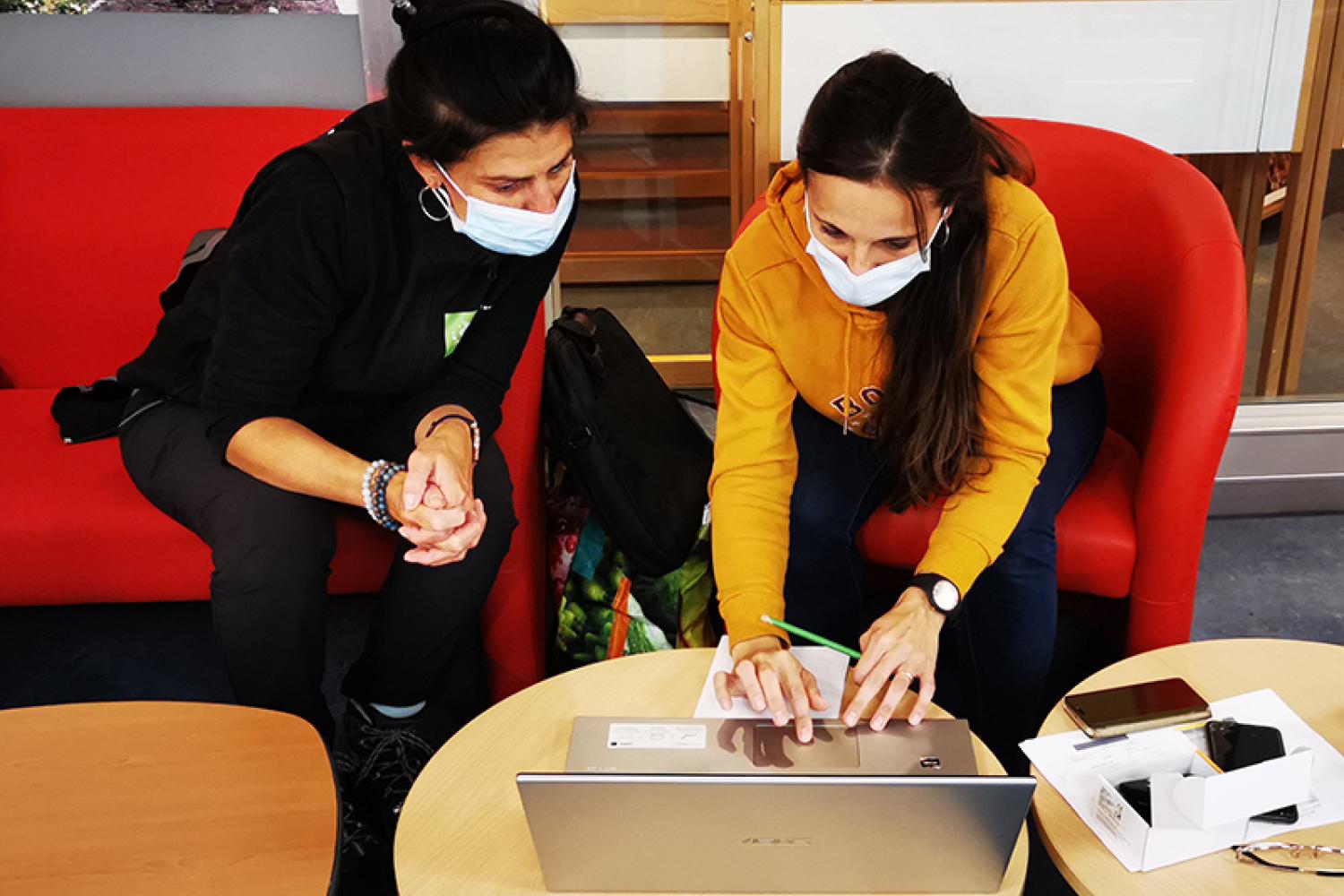 preparation-dun-journal-par-les-enfants_mediatheque_ecolin-800px.jpg